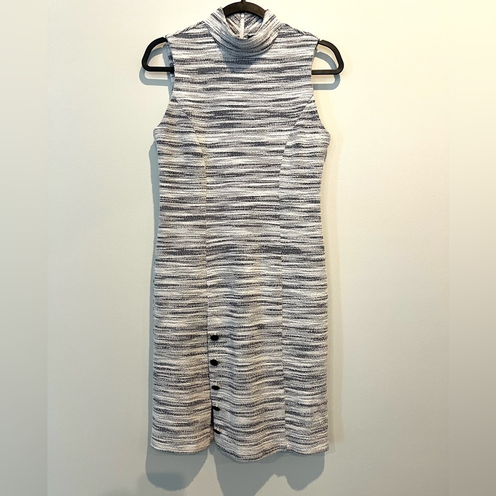 Sharagano Sleeveless Striped Gray Dress size 4
